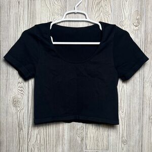 OQQ Black Crop Top boxy Size Medium